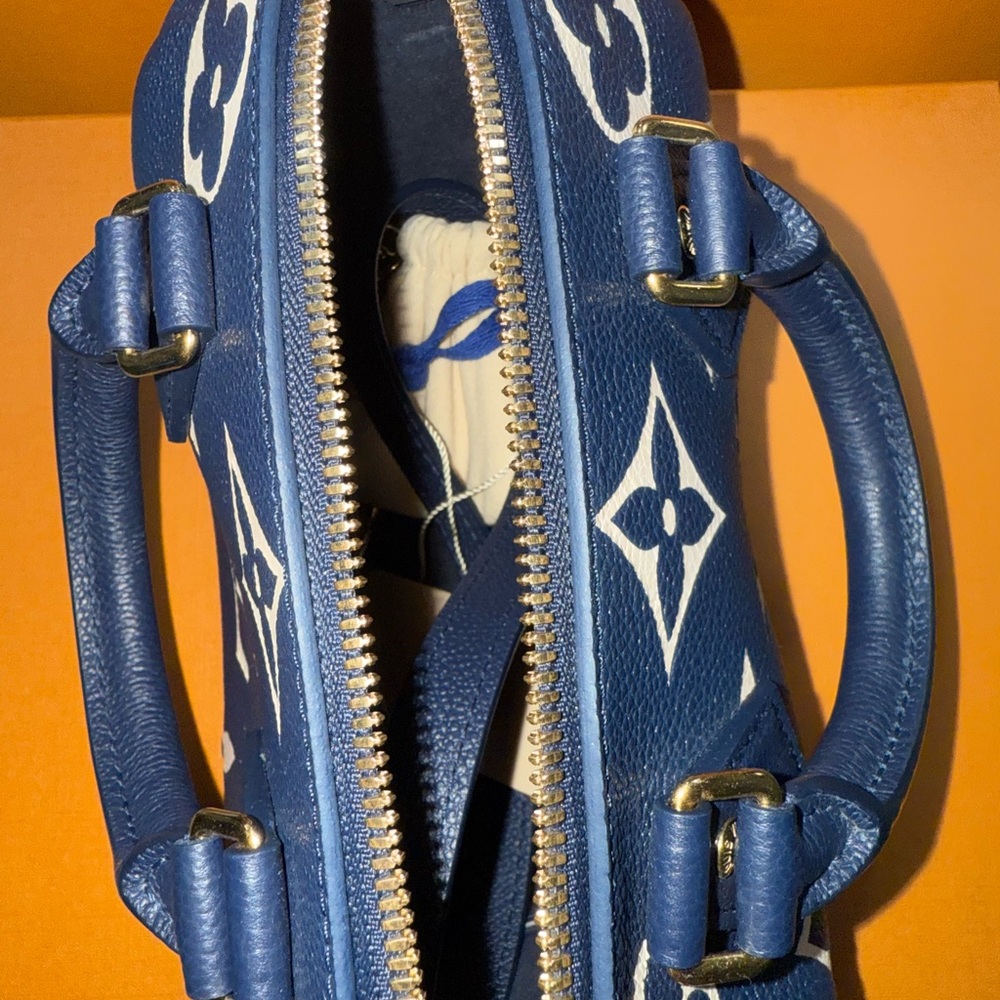 Louis Vuitton Blue and White Satchel with Iconic Monogram - Picture 3 of 10